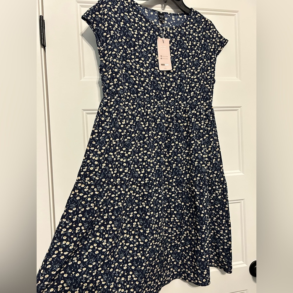 Women’s Size Small Emery Rose Floral Dress NWT - Picture 5 of 7